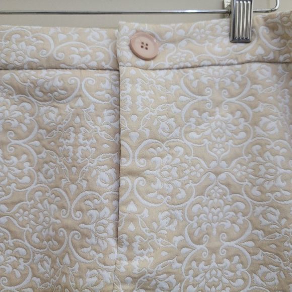 TRIXIE + LULU Brocade Floral Print High Rise Shorts,‎ size 13, Beige - Picture 3 of 11